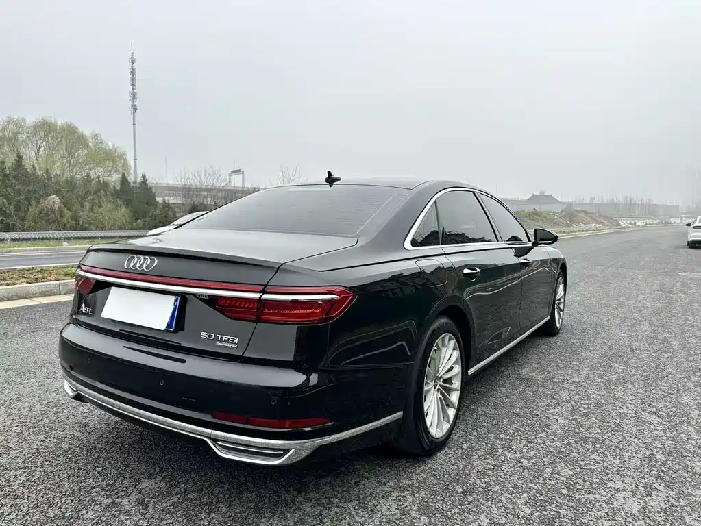 Audi A8 2019 — фото 7