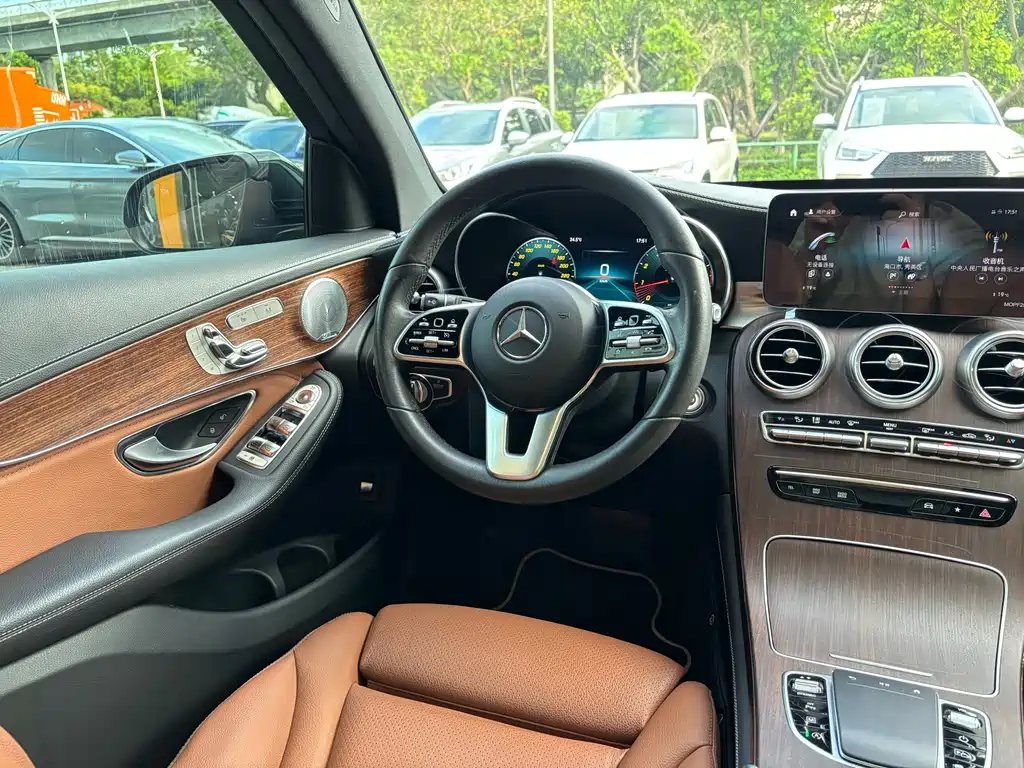 Mercedes-Benz GLC 2020 — фото 15