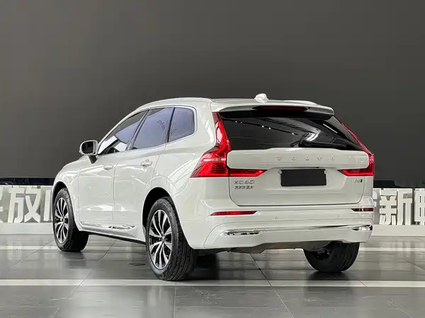 Volvo XC60 2022