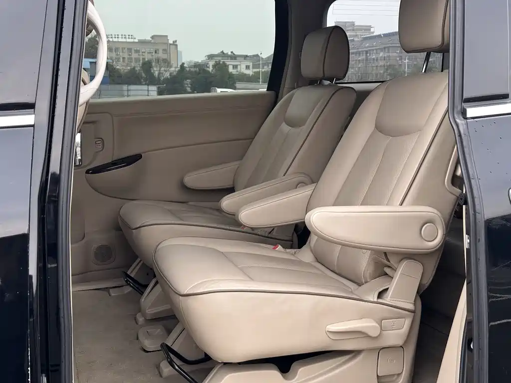 Nissan Quest 2016 — фото 15