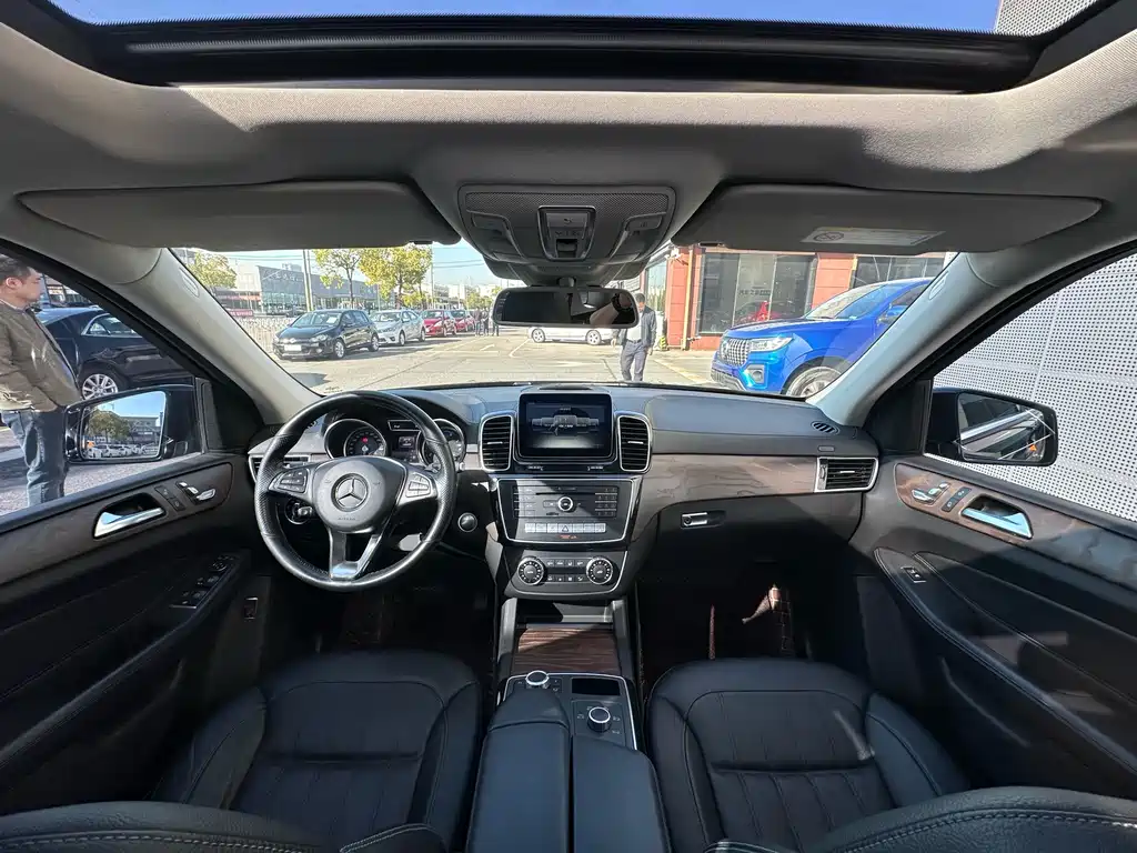 Mercedes-Benz GLE 2018 — фото 9