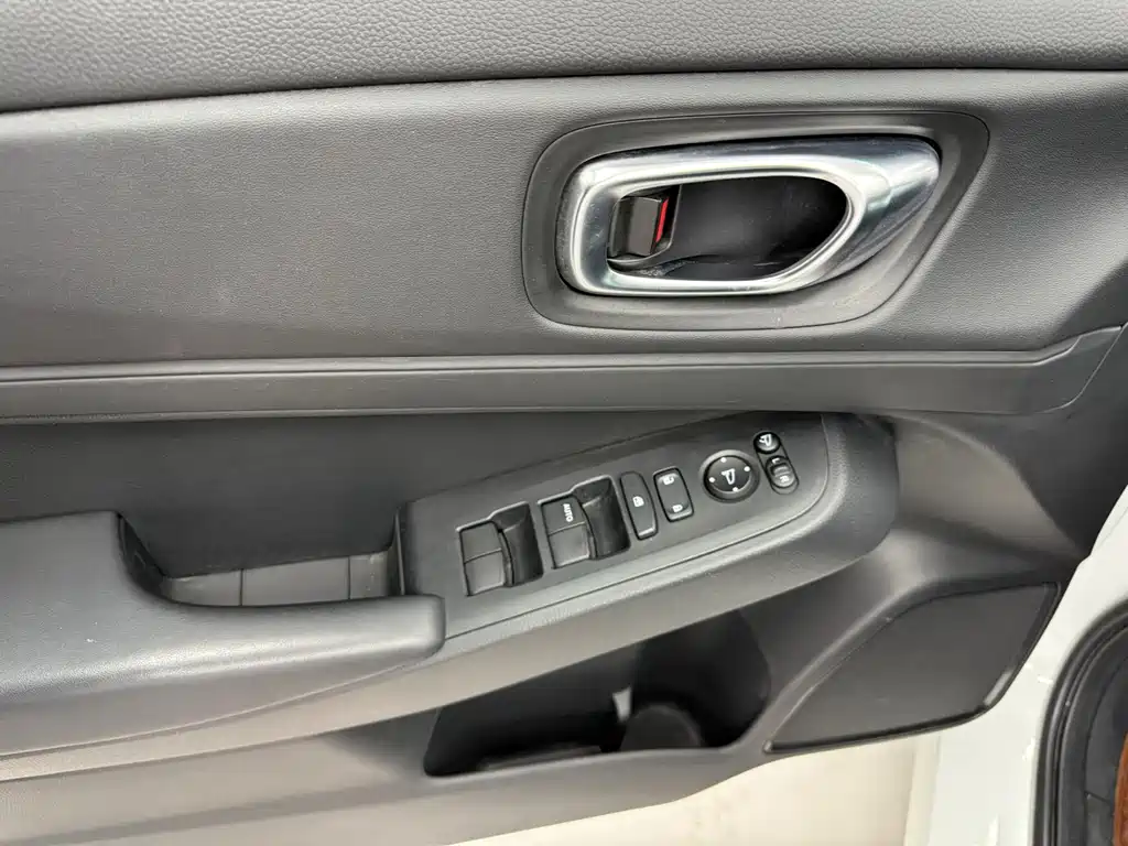 Honda Vezel 2023 — фото 13