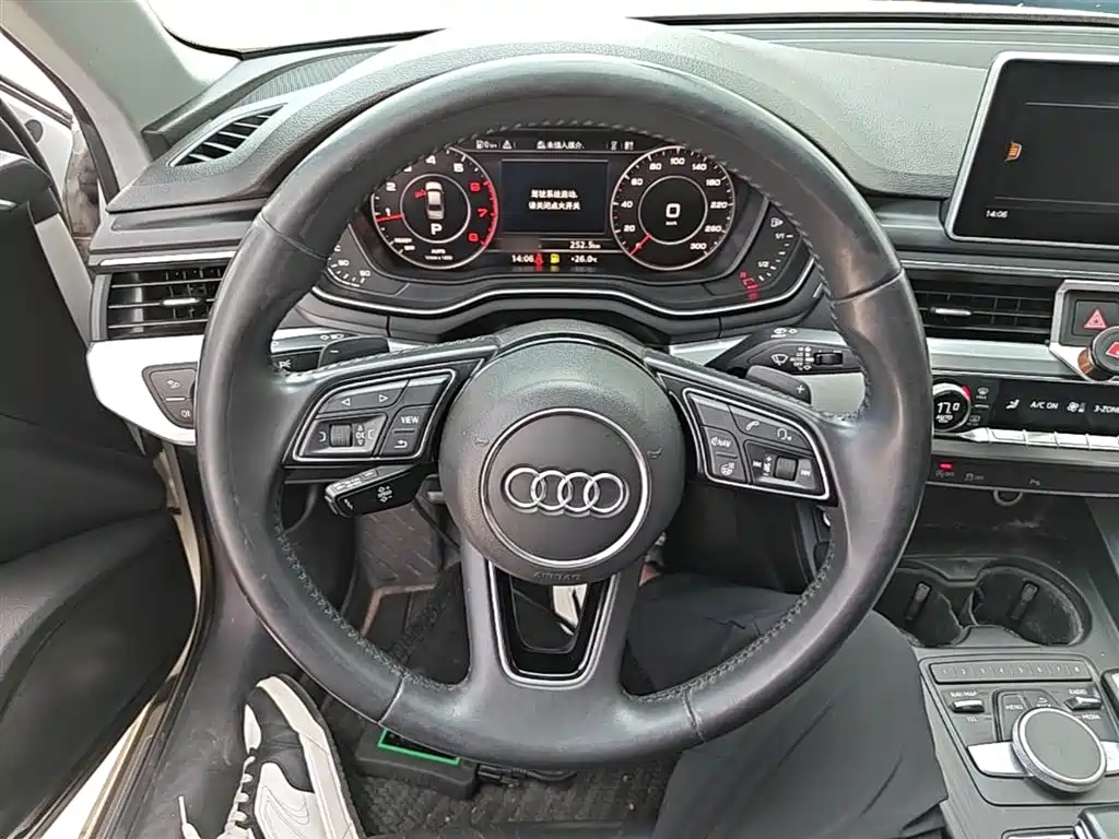 Audi A4L 2018 — фото 11