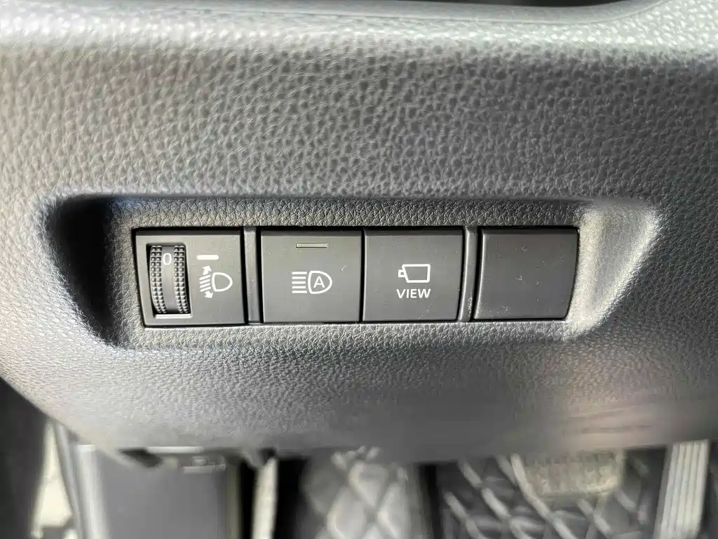 Toyota RAV4 2021 — фото 10