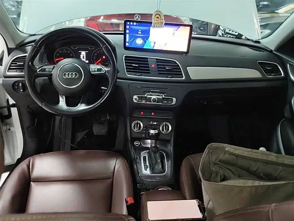 Audi Q3 2015 — фото 10
