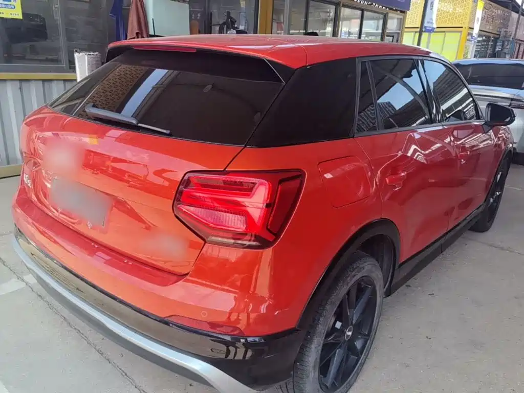 Audi Q2L 2019