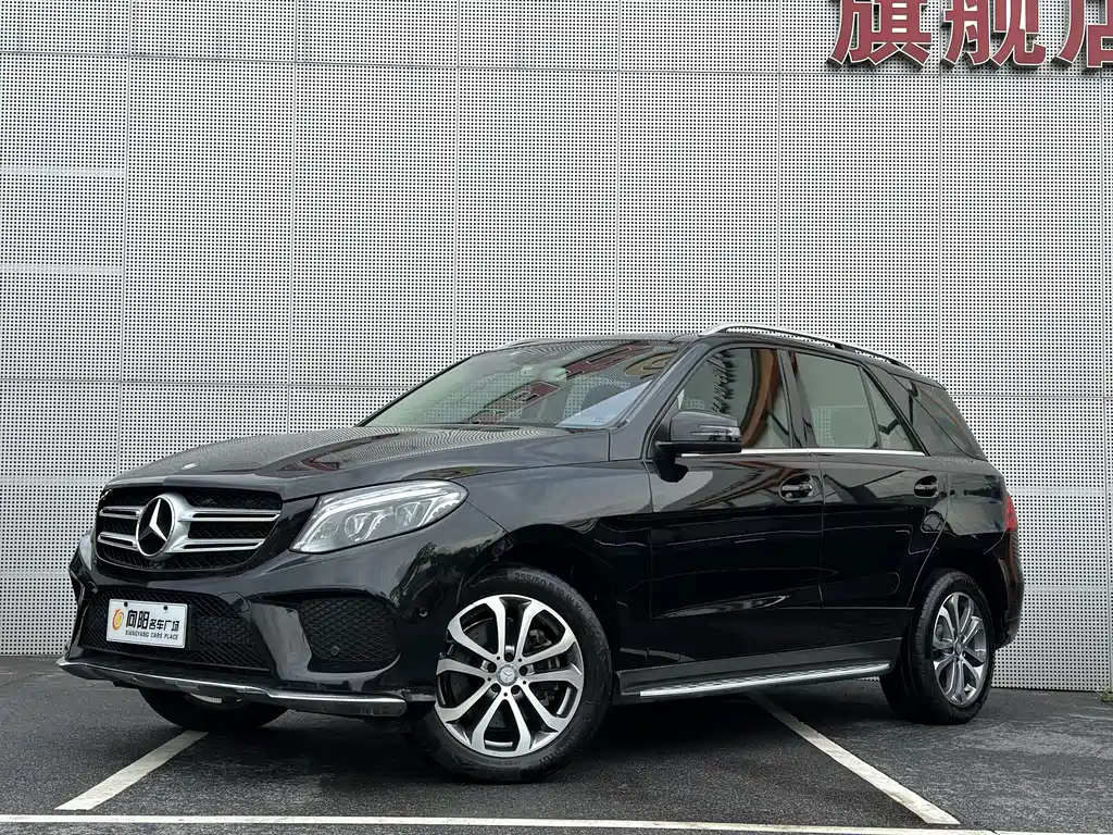 Mercedes-Benz GLE 2018 — фото 1