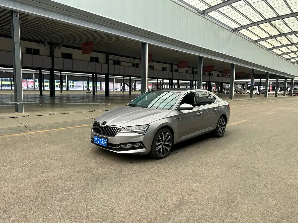 Skoda Superb 2022 — фото 1