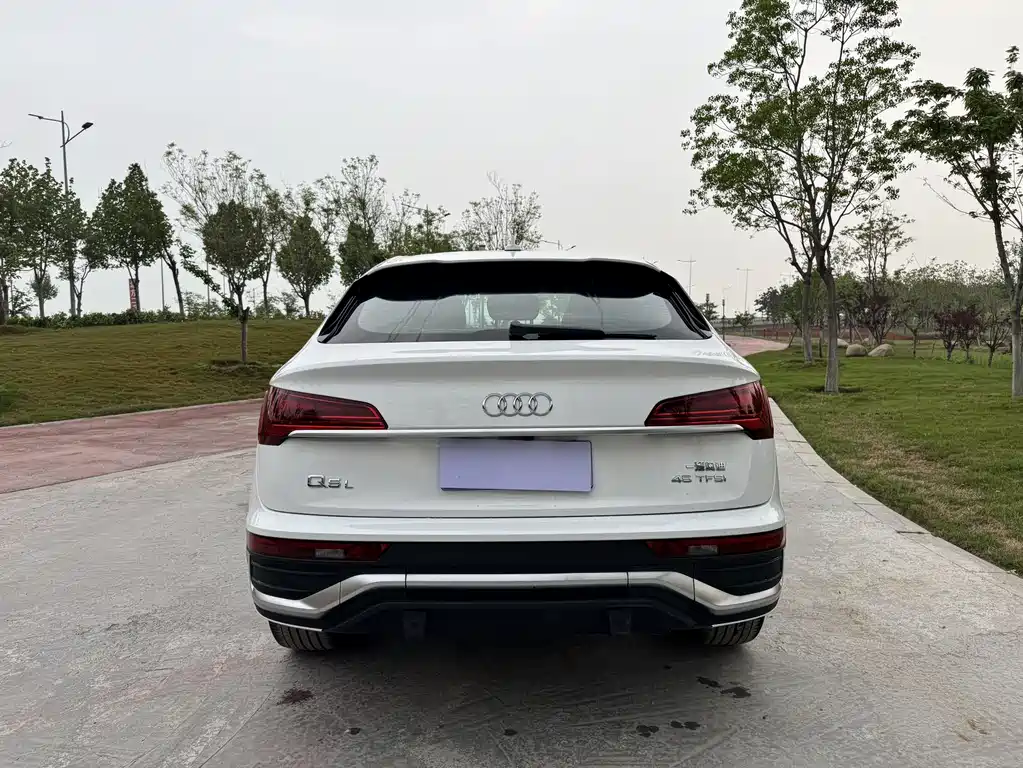 Audi Q5L Sportback 2022 — фото 7
