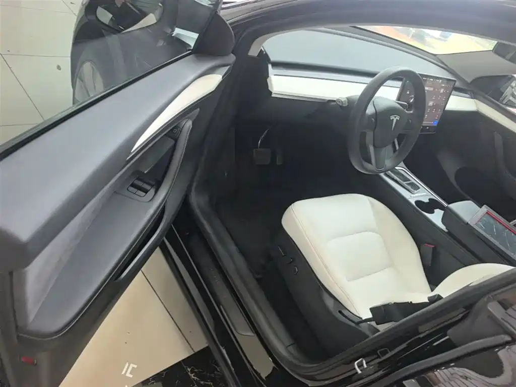 Tesla Model Y 2023 — фото 15