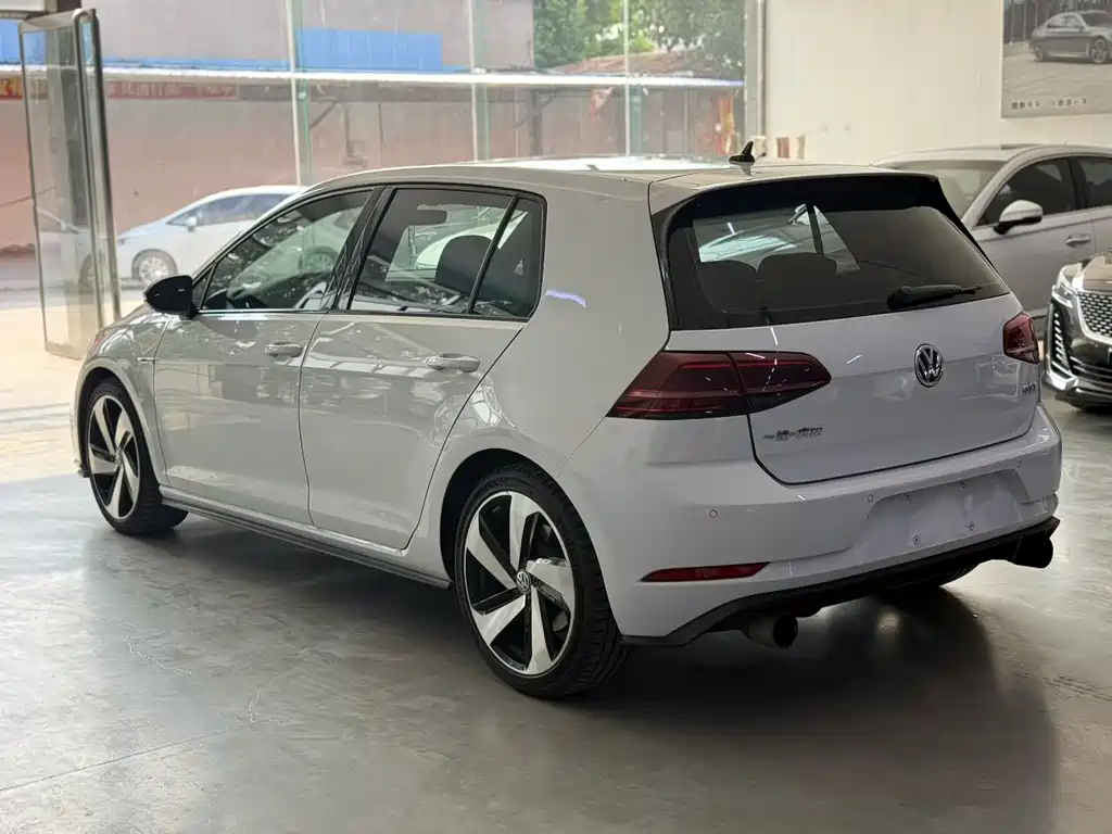 Volkswagen Golf GTI 2018 — фото 9