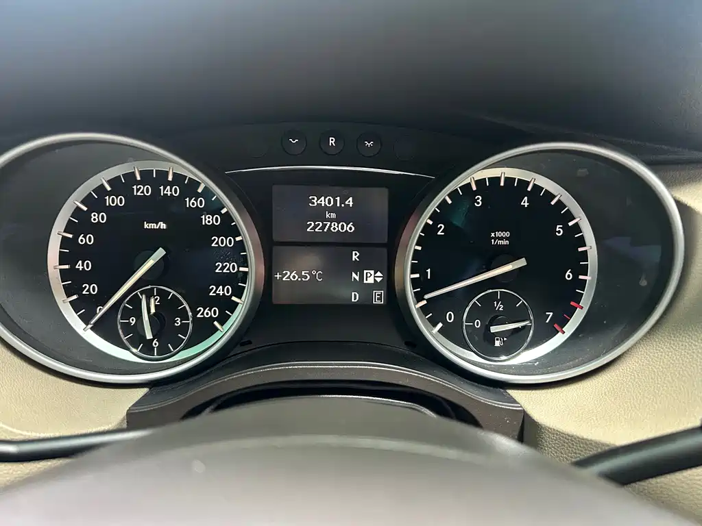 Mercedes-Benz R-Class 2012