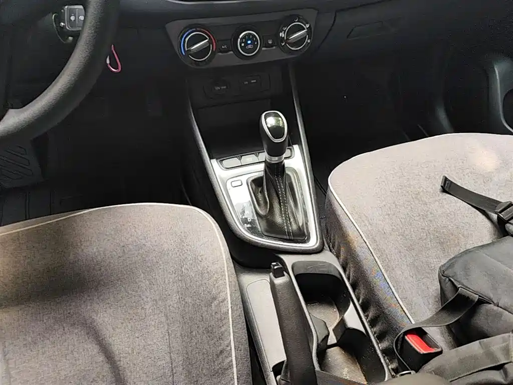 Hyundai Elantra 2021 — фото 14