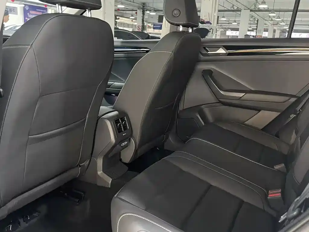Volkswagen T-Roc 2023