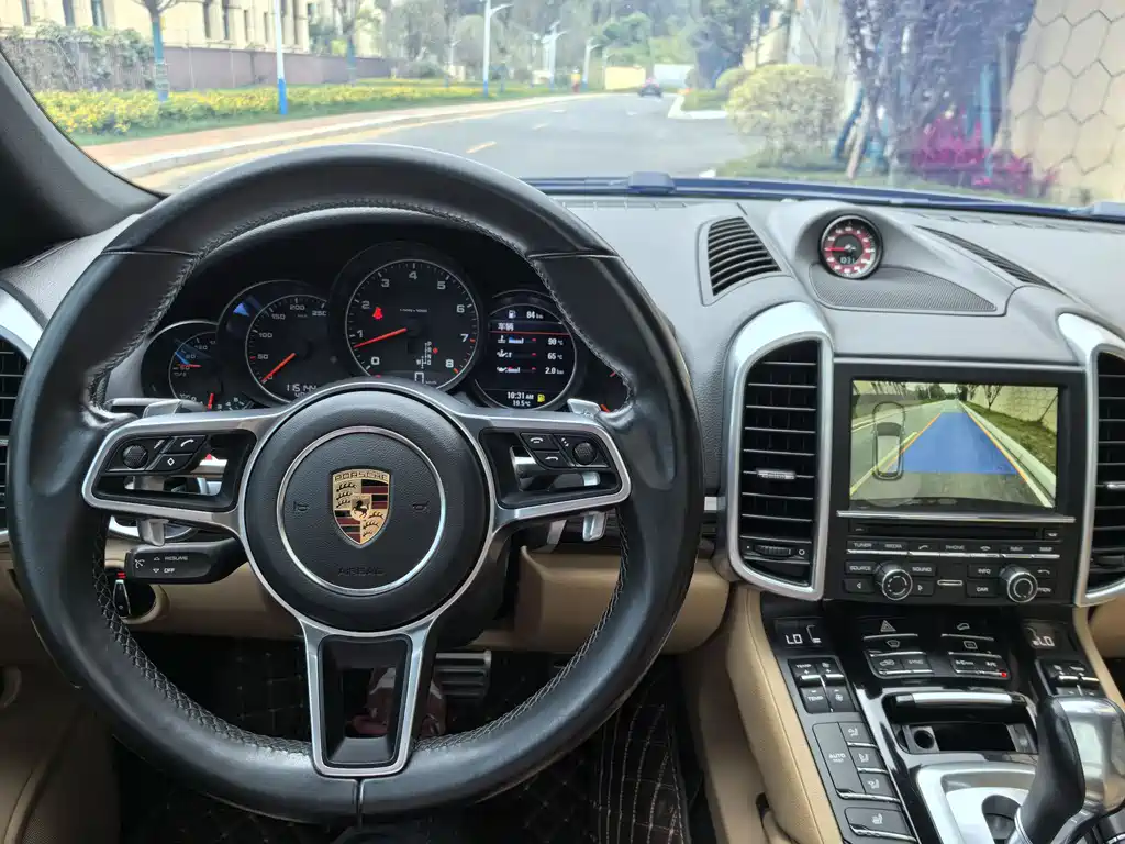 Porsche Cayenne 2016 — фото 18