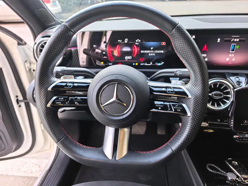 Mercedes-Benz A-Class 2023 — фото 4
