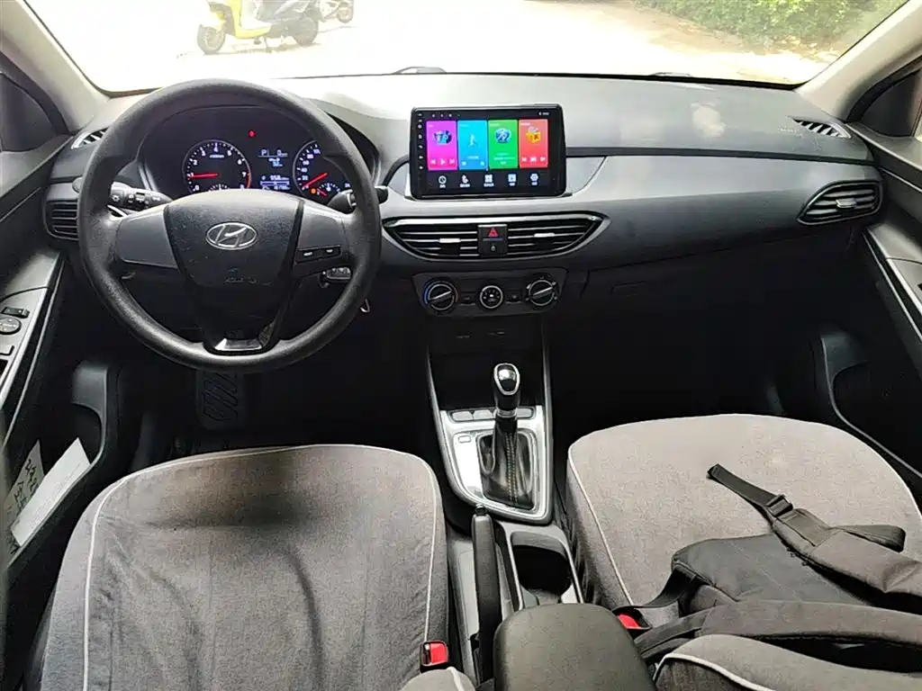Hyundai Elantra 2021 — фото 10