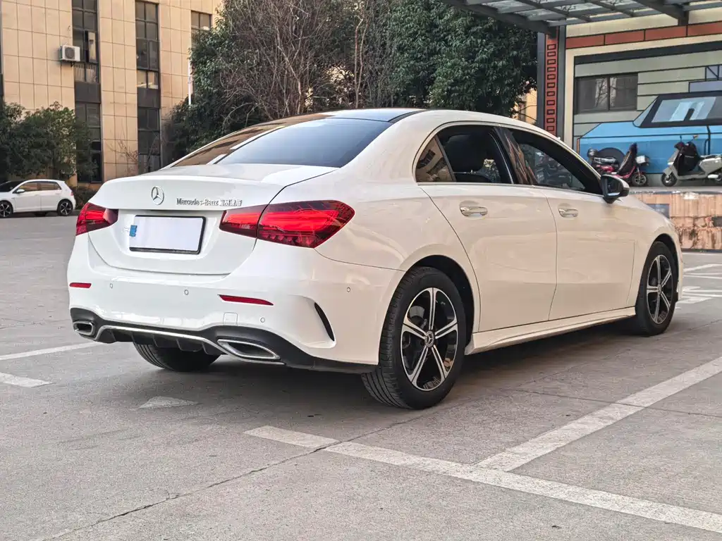 Mercedes-Benz A-Class 2023 — фото 13
