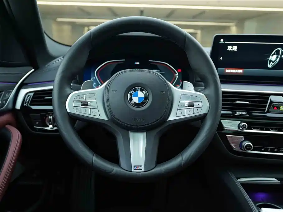 BMW 5 Series 2024 — фото 18