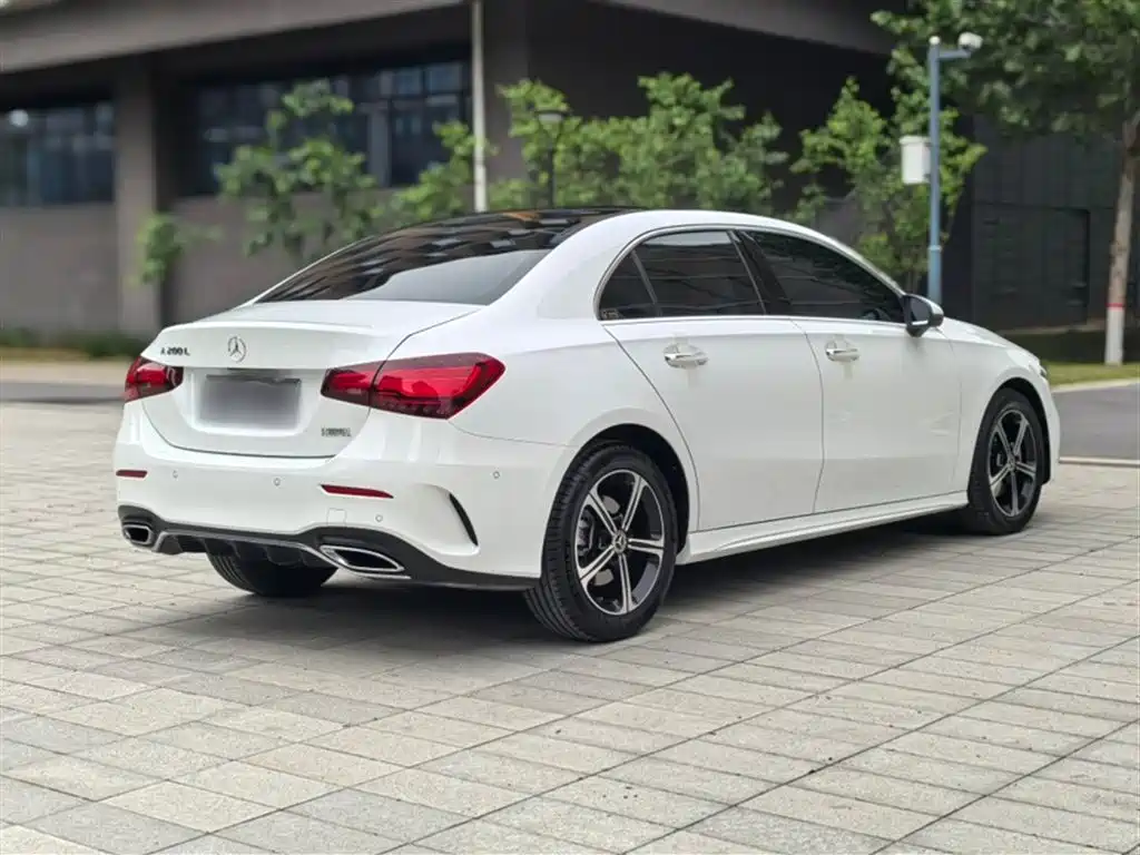 Mercedes-Benz A-Class 2024 — фото 10