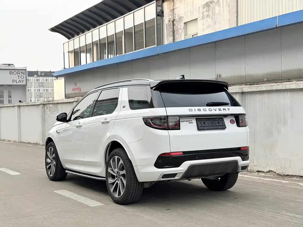Land Rover Discovery Sport 2023 — фото 11