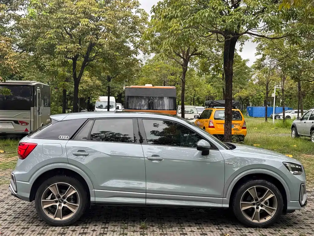 Audi Q2L 2022