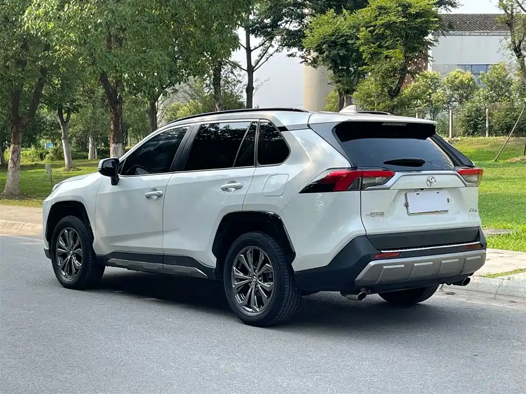 Toyota RAV4 2025