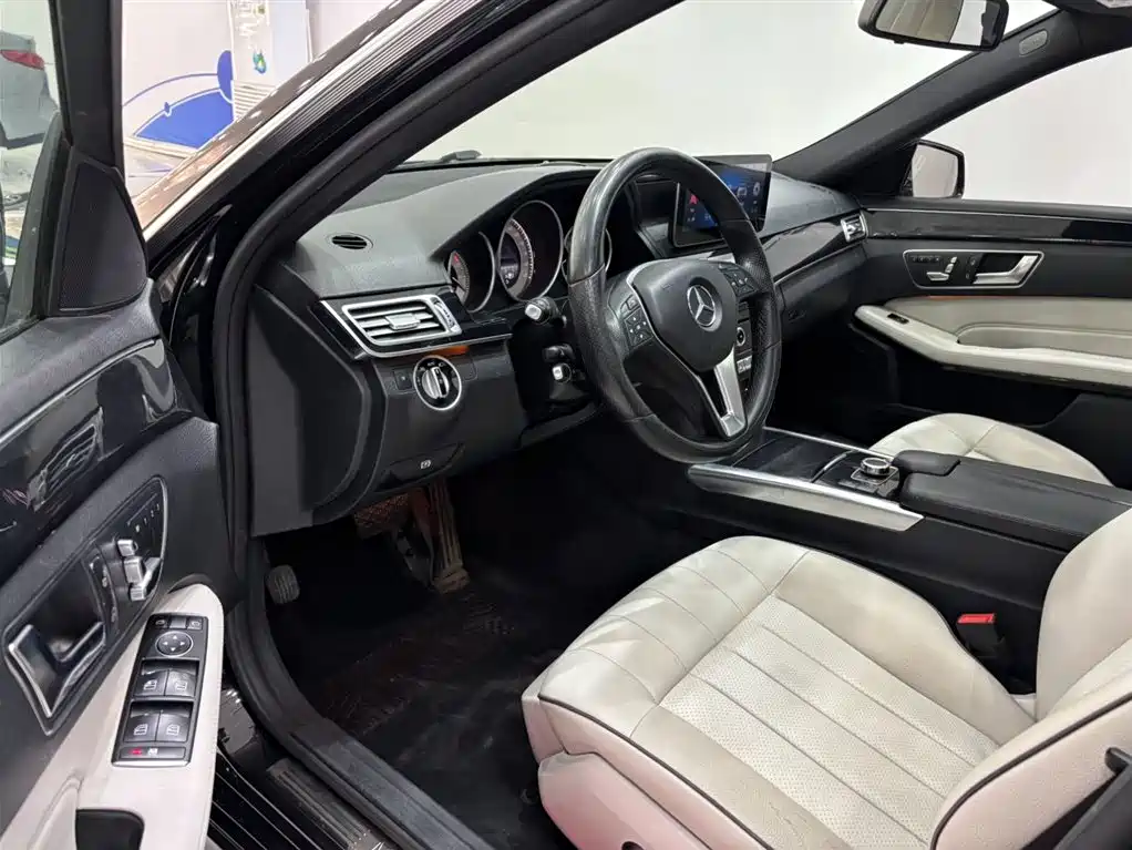 Mercedes-Benz E-Class 2016 — фото 13