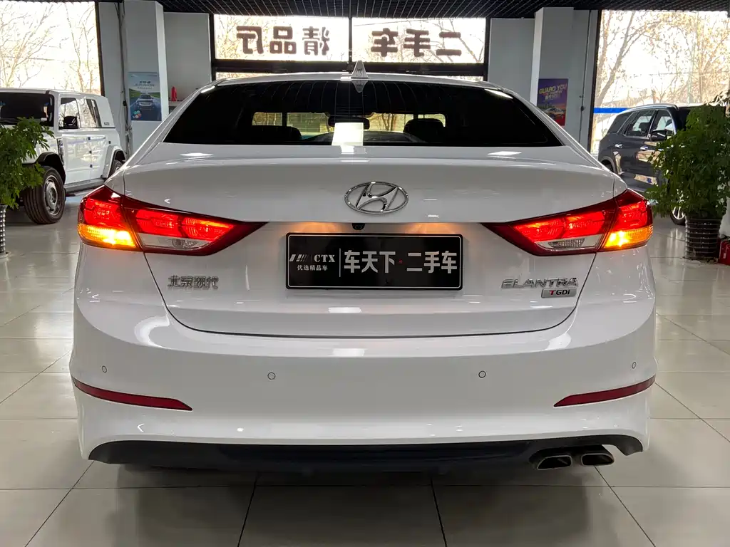 Hyundai Elantra 2020 — фото 5