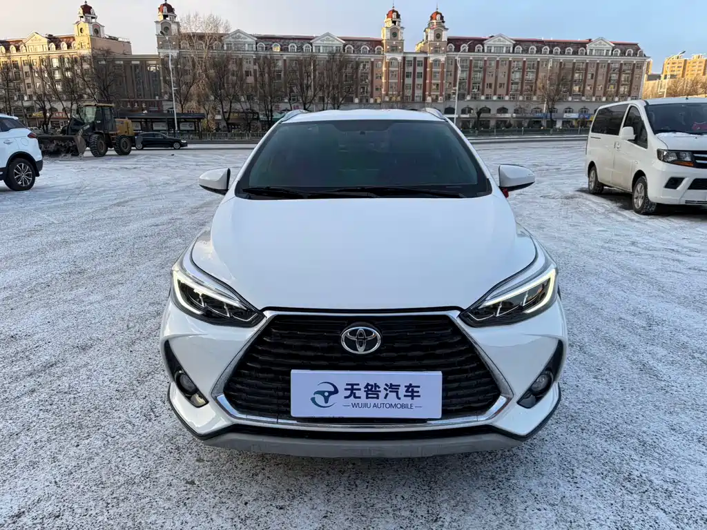 Toyota Yaris L 2022 — фото 2