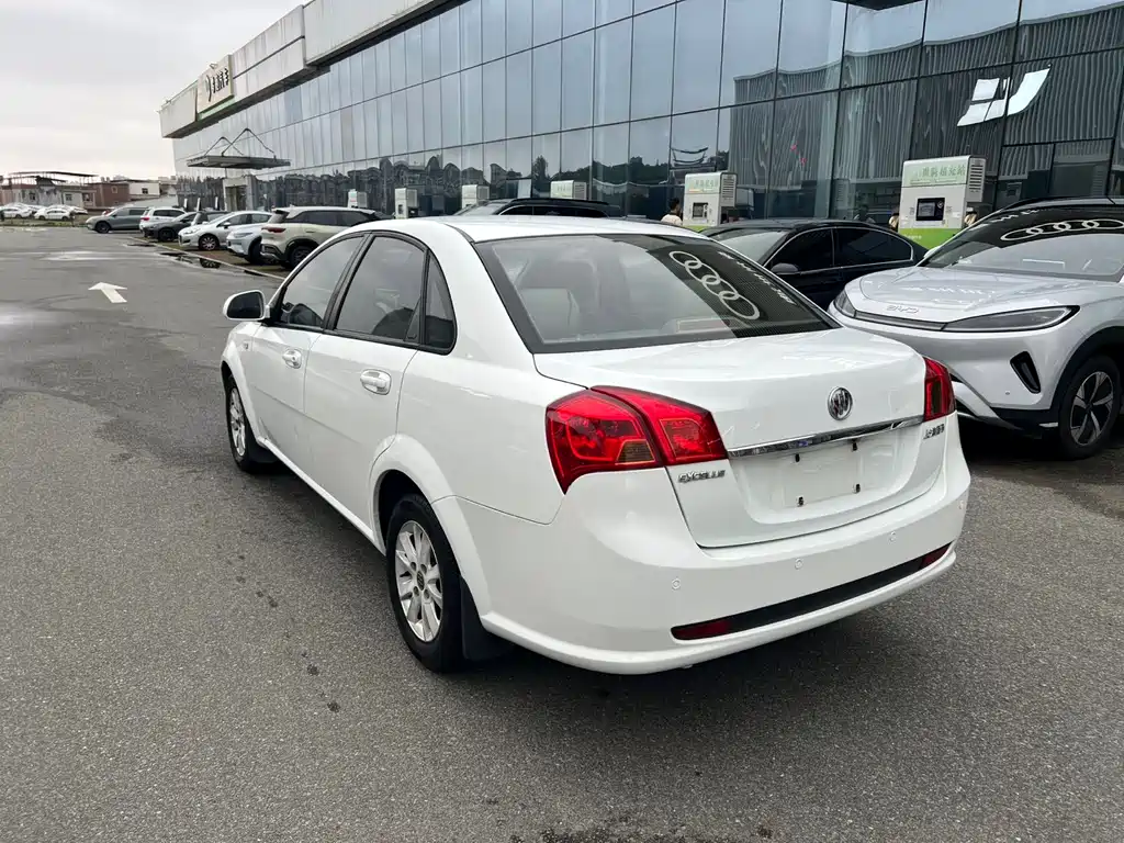 Buick Excelle 2015 — фото 12