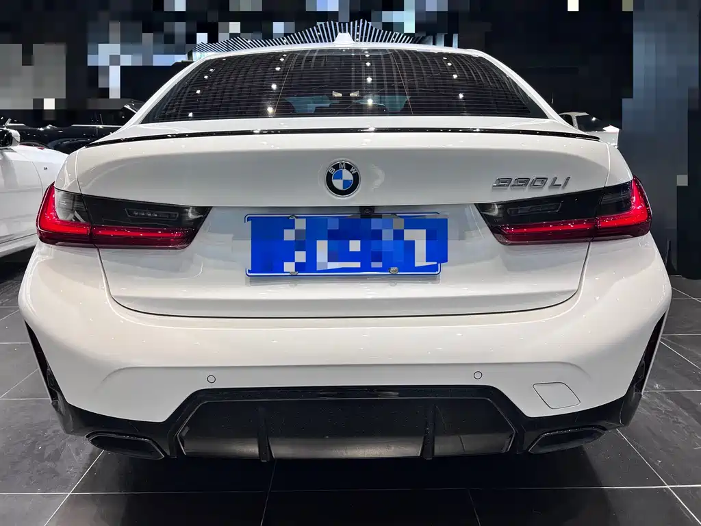 BMW 3 Series 2025 — фото 19