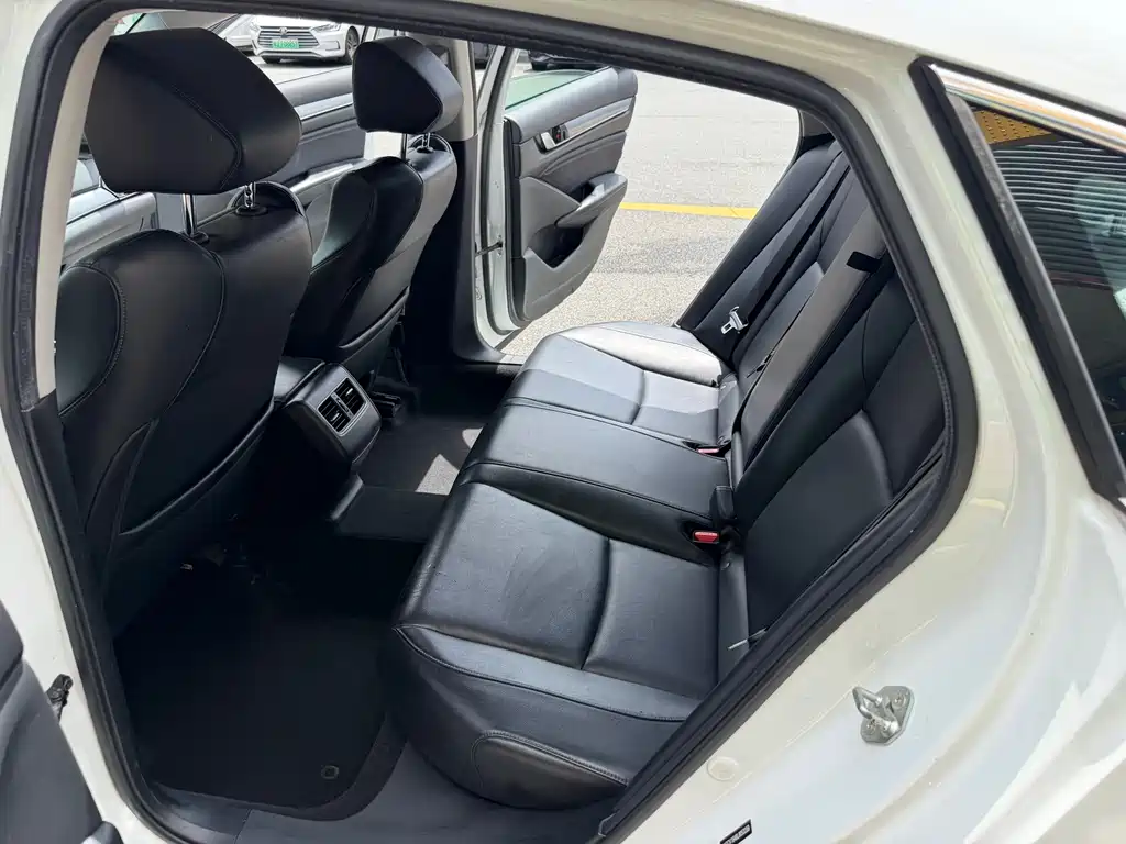 Honda Accord 2019 — фото 25