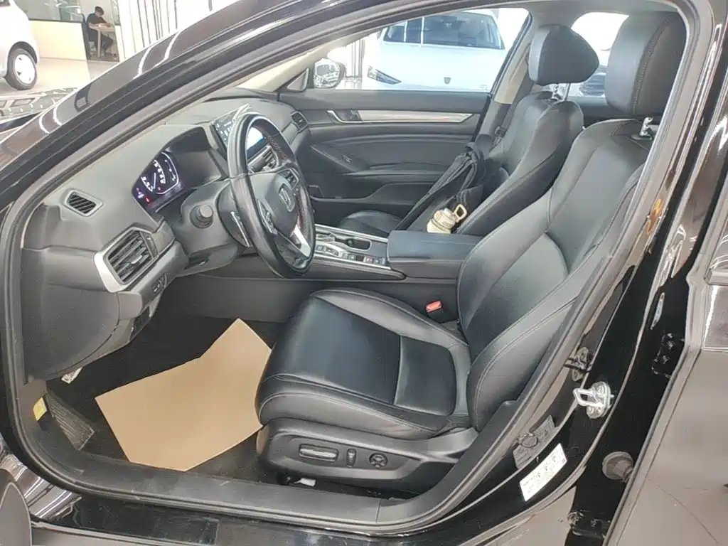 Honda Accord 2023 — фото 15