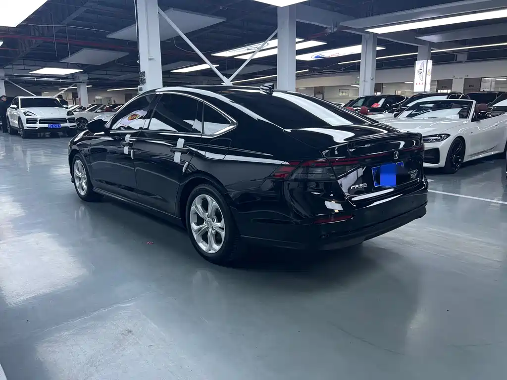 Honda Accord 2023 — фото 17
