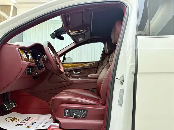 Bentley Bentayga 2021