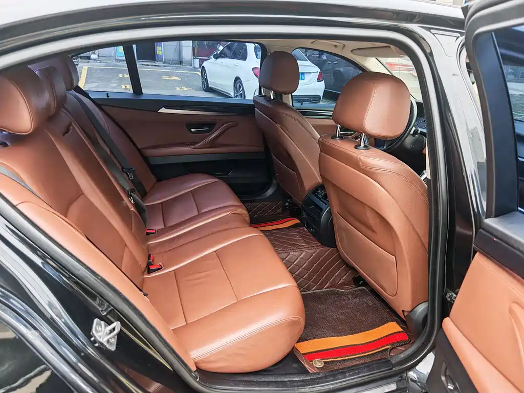 BMW 5 Series 2015 — фото 8