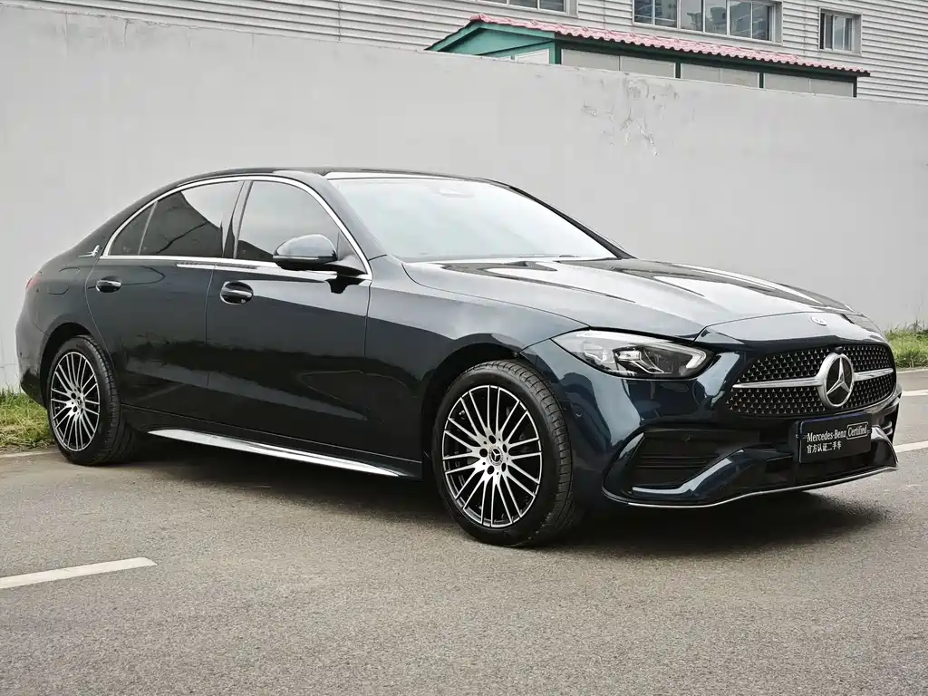 Mercedes-Benz C-Class 2024 — фото 3