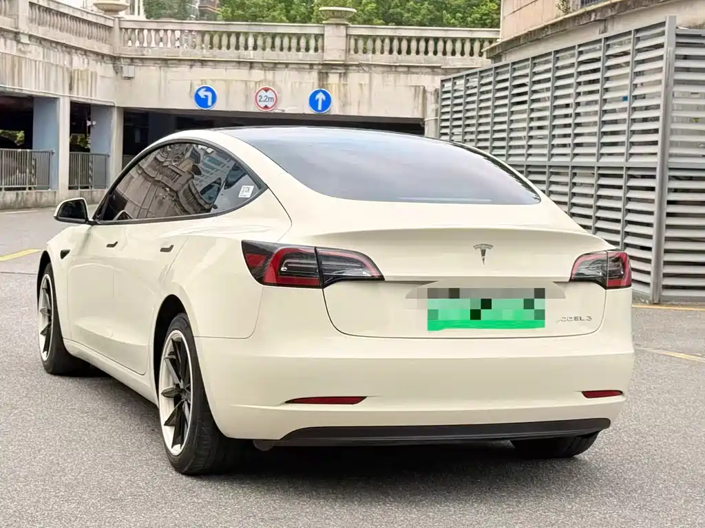 Tesla Model 3 2022 — фото 7