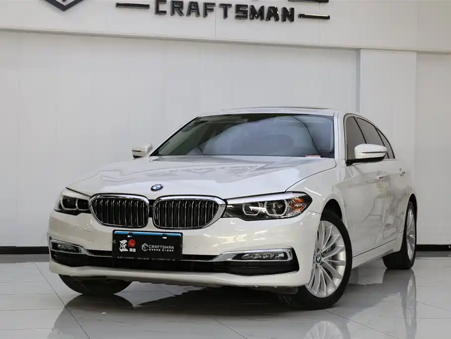 BMW 5 Series 2018 — фото 2