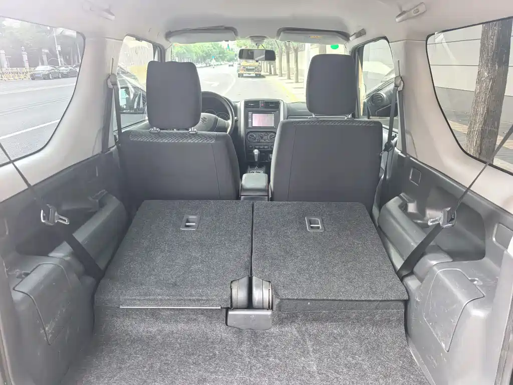Suzuki Jimny 2018 — фото 10