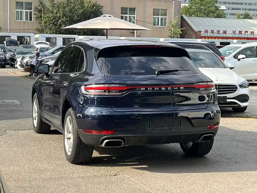 Porsche Macan 2021