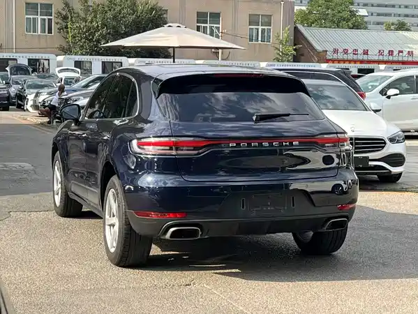 Porsche Macan 2021