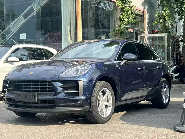 Porsche Macan 2021