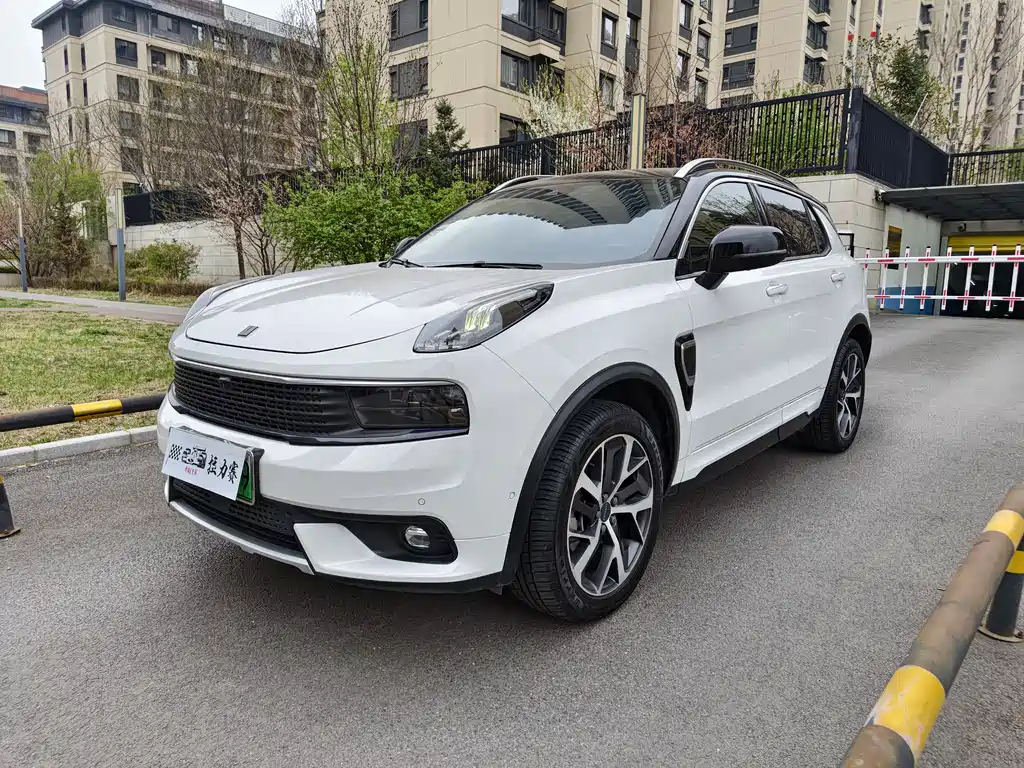 Lynk & Co 01 EM-P 2020