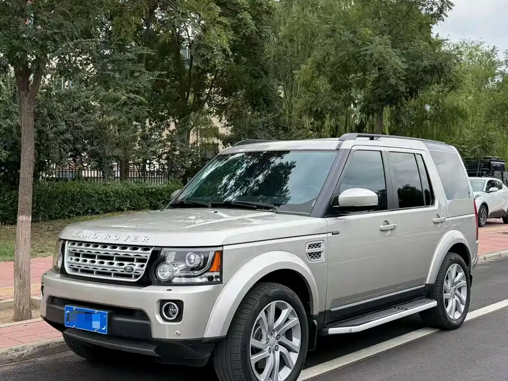Land Rover Discovery 2017 — фото 1
