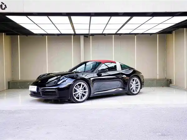 Porsche 911 2023