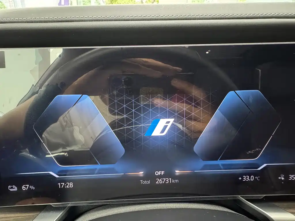 BMW i7 2024 — фото 21