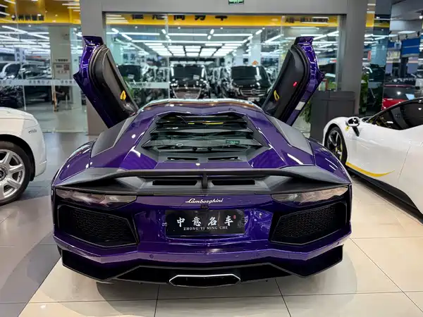 Lamborghini Aventador 2014