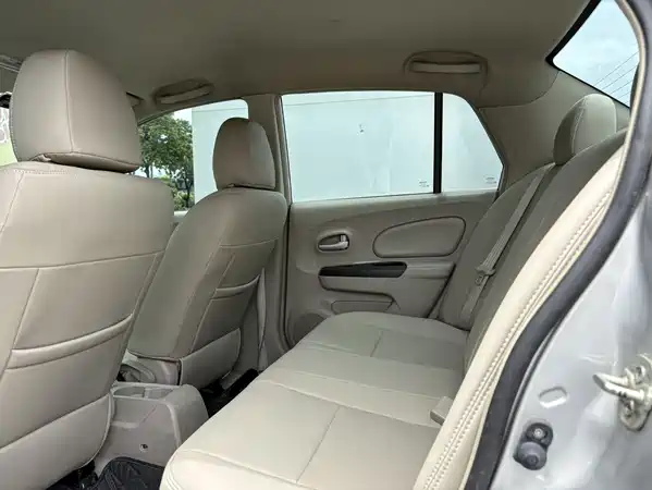 Venucia D50 2015